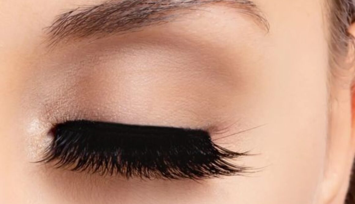 Fake Eyelashes - Everything You Need to Know